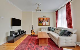 Bayside Apartments Lavender Center